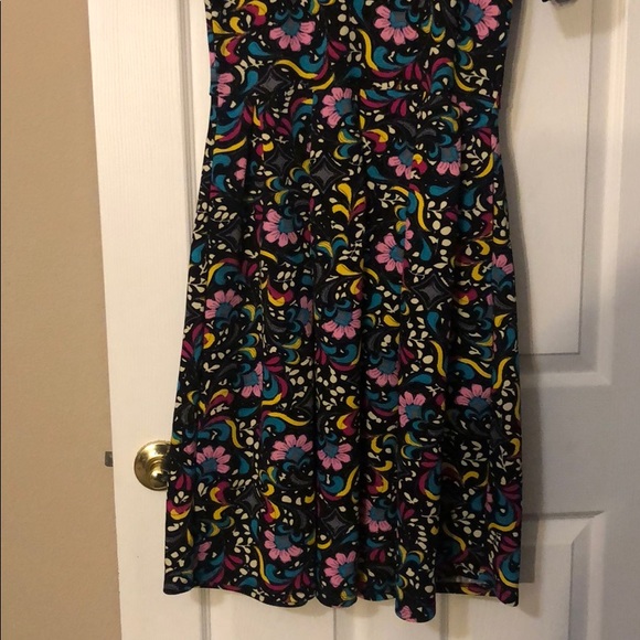 LulaRoe Amelia - Picture 2 of 5